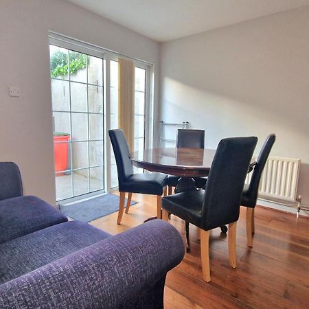 4 Bedroom Townhouse Γκάλγουεϊ Εξωτερικό φωτογραφία