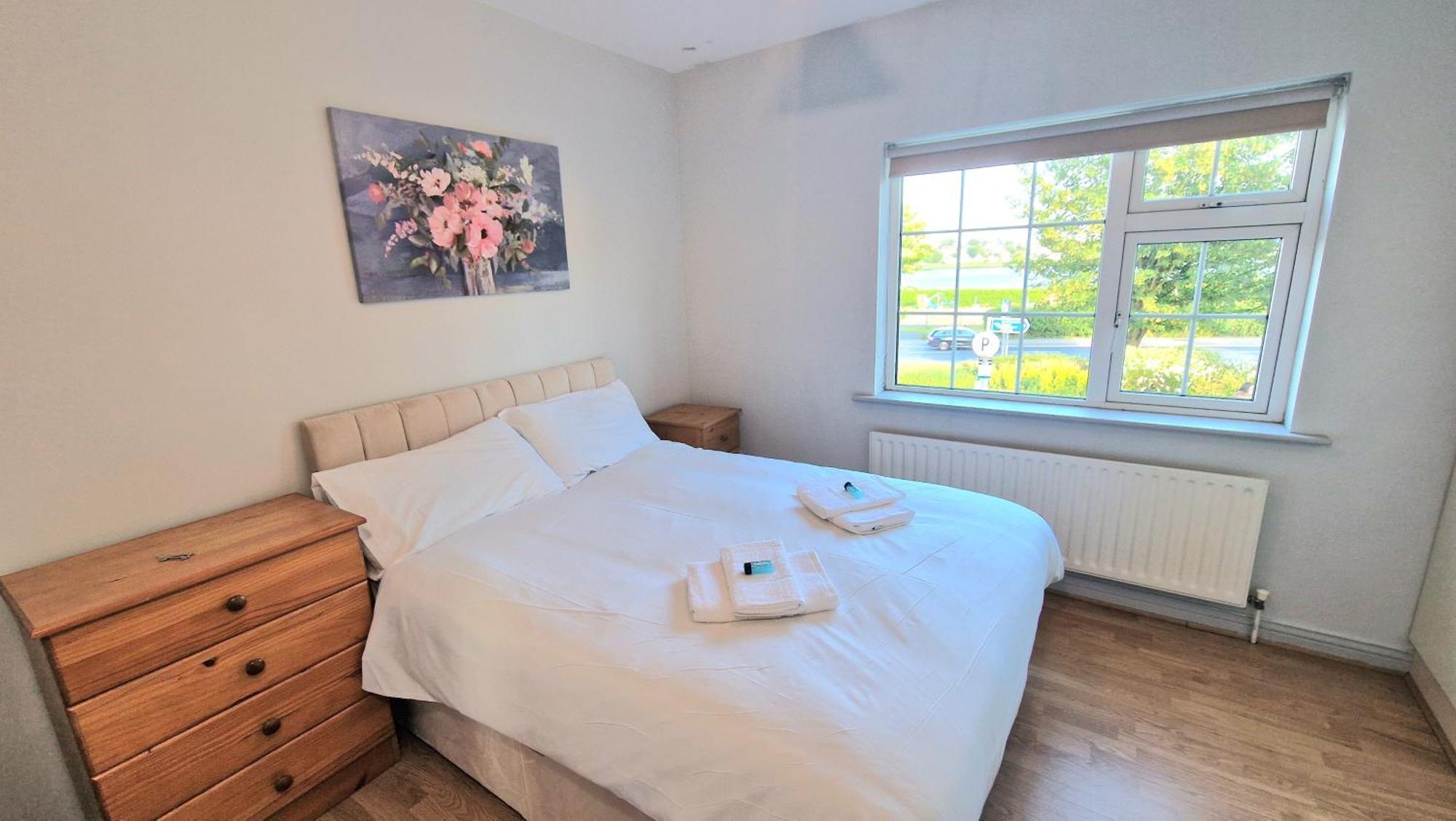 4 Bedroom Townhouse Γκάλγουεϊ Εξωτερικό φωτογραφία